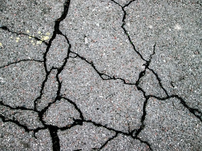 Asphalt Cracks Repair in Los Angeles, CA